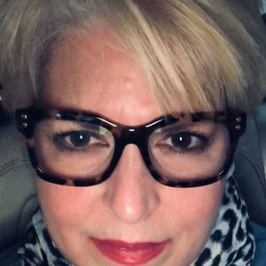 Meet your Posher, Debbie